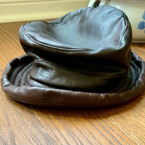 Lord & Taylor made in Italy 🇮🇹 Leather hat - Picture 12 of 15